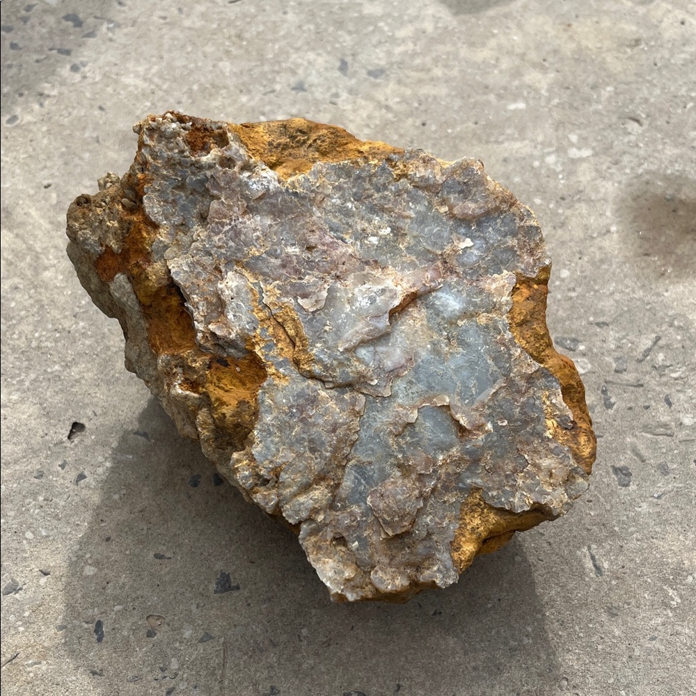 Raw Quartz & Chert Flint Deposits in Sandstone found in Remote TN Mountains